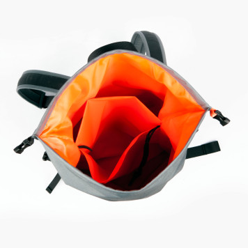 Large-Capacity Rucksack with Magnetic Closure-3