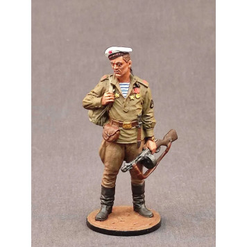 Weltkrieg II Sowjetischer Marineinfanterist 1944-45