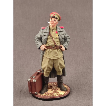 Sowjetischer Major im Urlaub - 1:32er Maßstab Sammelfigur