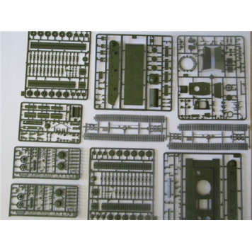 Soviet Heavy Tank KV-1 Plastic Model Kit-4
