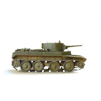 Soviet BT-7 Light Tank Plastic Model Kit-1