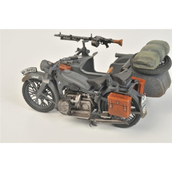 German BMW R-12 Military Motorcycle with Sidecar and Crew Model Kit-4