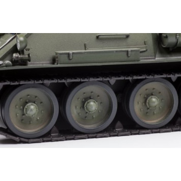 Soviet SU-100 Tank Destroyer Plastic Model Kit-3