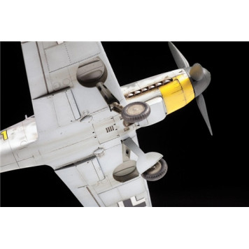 German Fighter Messerschmitt BF-109G6 Plastic Model Kit-9