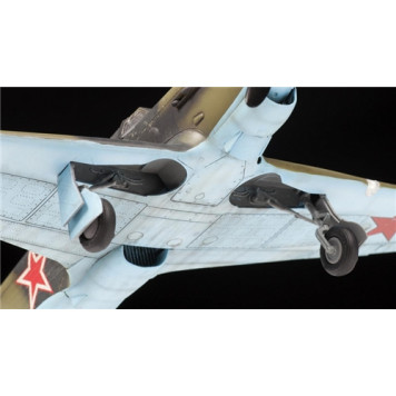 Soviet Fighter Yak-1B Model Kit-4