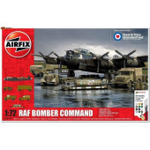 Bomber Aircraft Model with Maintenance Crew Bomber Aircraft Model with Maintenance Crew