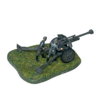 German 105mm Howitzer 18/18M with Crew Model Kit-4