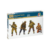 World War II Anti-Tank Soldiers Model Kit World War II Anti-Tank Soldiers Model Kit
