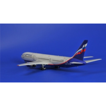 Boeing 767-300 Passenger Airliner Model Kit-2