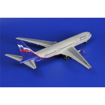 Boeing 767-300 Passenger Airliner Model Kit-3