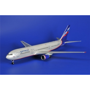 Boeing 767-300 Passenger Airliner Model Kit-4