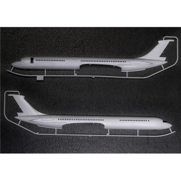 Soviet Passenger Airliner Il-62M Scale Model-3