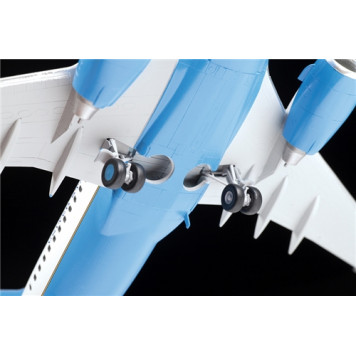 Boeing 737-700 C-40B Passenger Airliner Model Kit-4