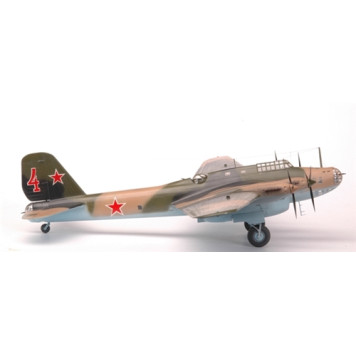 Soviet Long-Range PE-8 Bomber Model Kit-9