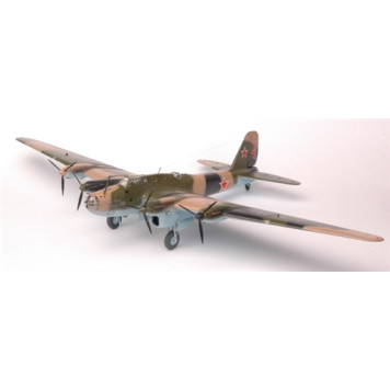 Soviet Long-Range PE-8 Bomber Model Kit-11
