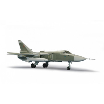 Su-24M Frontline Bomber Plastic Model Kit-1