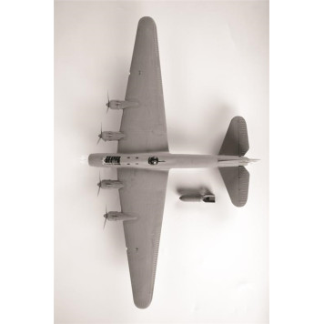 Soviet Heavy Bomber TB-7 Model Kit-4