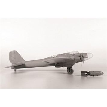 Soviet Heavy Bomber TB-7 Model Kit-2