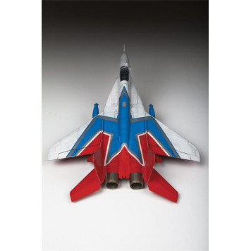 Mikoyan MiG-29 "Swifts" Aerobatic Team Plastic Model Kit-3