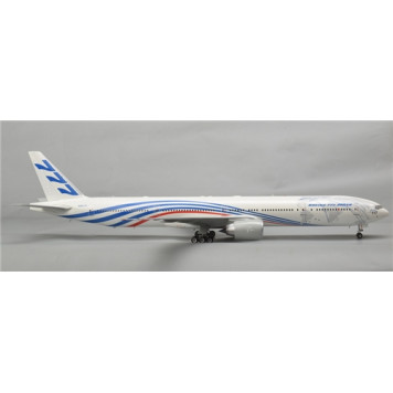 Boeing 777-300 ER Passenger Airliner Plastic Model Kit-4