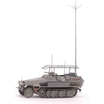 German Armored Personnel Carrier Hanomag SD.KFZ.251/3 AUSF B Model Kit-3
