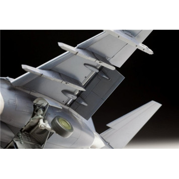 Yak-130 Russian Light Attack Trainer Model Kit-3