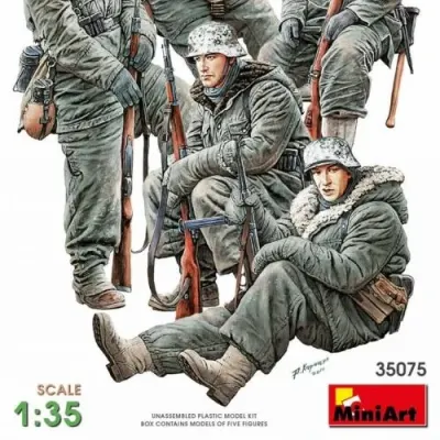 Totenkopf Division Soldier Model Kit (Kharkov 1943)