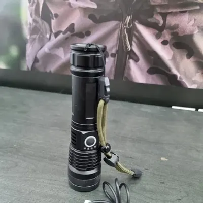 고출력 전술 LED 플래시라이트 XHP50