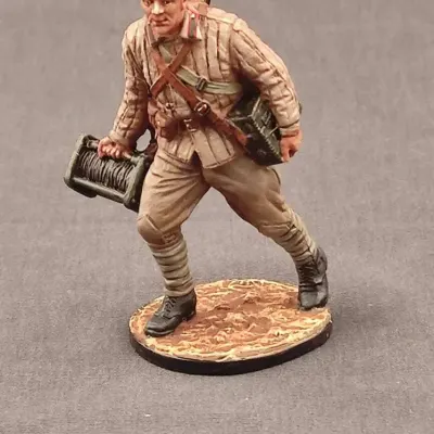World War II Soviet Signalman with Reel - 1:32 Scale Tin Soldier