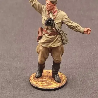 World War II Soviet Infantry Captain 1:32 Scale Hand-Painted Tin Soldier